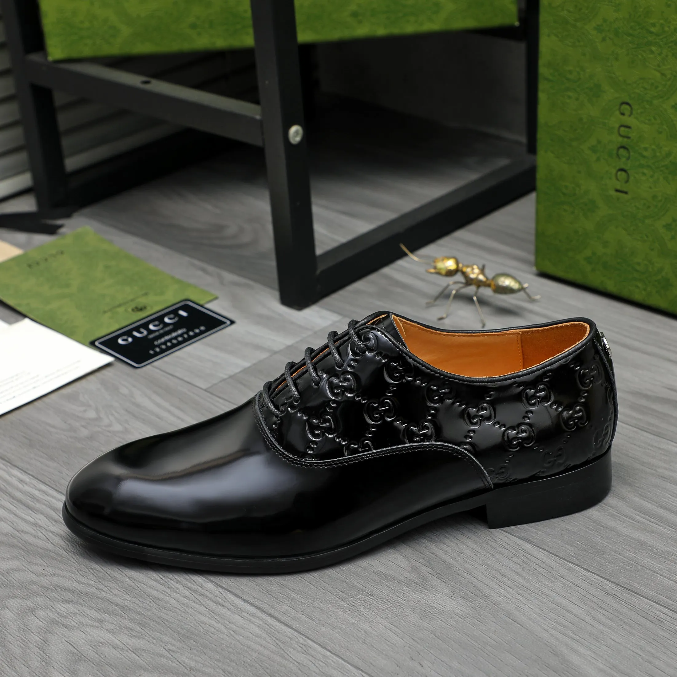 Men's shoes 💰p500 Product trademark: GUCCI "Gucci" business lace-up leather shoes Regular size: 38-46 (38.45.46 is custom-made and non-returnable) Product materials: Selected pearlescent cowhide stitching embossed cowhide upper, cowhide lining, original rubber outsole